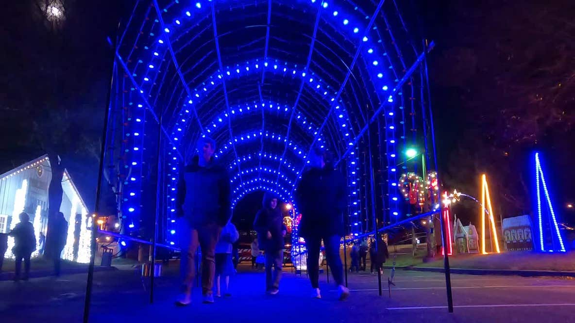 Country Christmas, Candy Cane Lane open